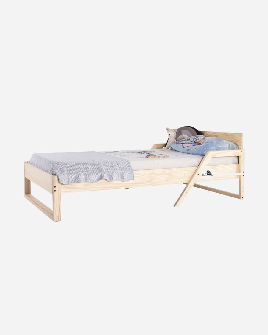 cama neo estilizada, minimalista y con diseño exclusivo inspirado en líneas continuas te encantará: ¡es 2 en 1! El nivel bajo o Montessori, recomendado para pequeños a partir del año y medio y el segundo nivel o nivel alto, para cuando crecen. Consigue esta evolución sin comprar nada más.