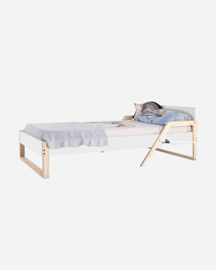 cama neo estilizada, minimalista y con diseño exclusivo inspirado en líneas continuas te encantará: ¡es 2 en 1! El nivel bajo o Montessori, recomendado para pequeños a partir del año y medio y el segundo nivel o nivel alto, para cuando crecen. Consigue esta evolución sin comprar nada más.