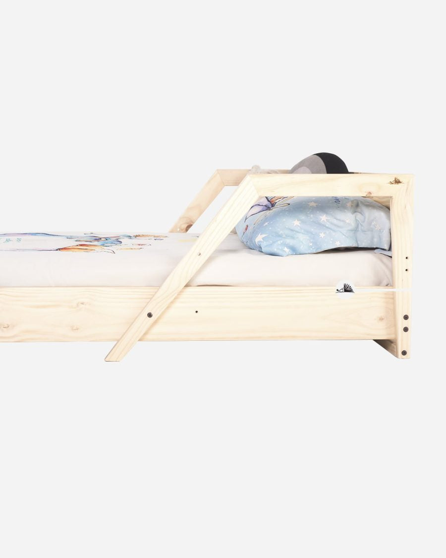 cama neo estilizada, minimalista y con diseño exclusivo inspirado en líneas continuas te encantará: ¡es 2 en 1! El nivel bajo o Montessori, recomendado para pequeños a partir del año y medio y el segundo nivel o nivel alto, para cuando crecen. Consigue esta evolución sin comprar nada más.