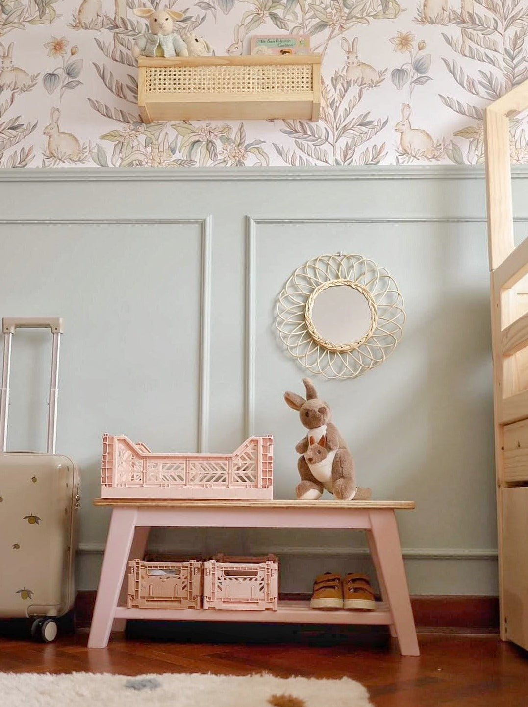 Banqueta de madera, dormitorio, home, decoración, habitación, moderno, minimalista, niñas, niños, muebles infantiles, decorar, funcional, vintage, elegante, baby, infantil, organizador, banca, mesa noche,multiuso.