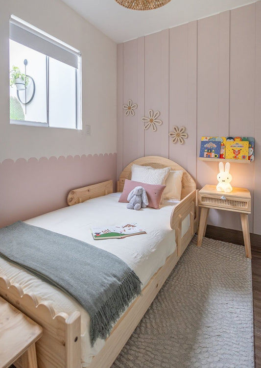 cama Bali, 1 plaza, 1.5 plazas, muebles infantiles, colección exclusiva, montessori,  sostenibilidad, niños, niñas, madera, evolutivas, ecológicas, ambiente, somos verde, minimalista, dormitorio; decoración, hogar, moderna, barnizadas, sencillez. ratán,
delicadeza, ternura.