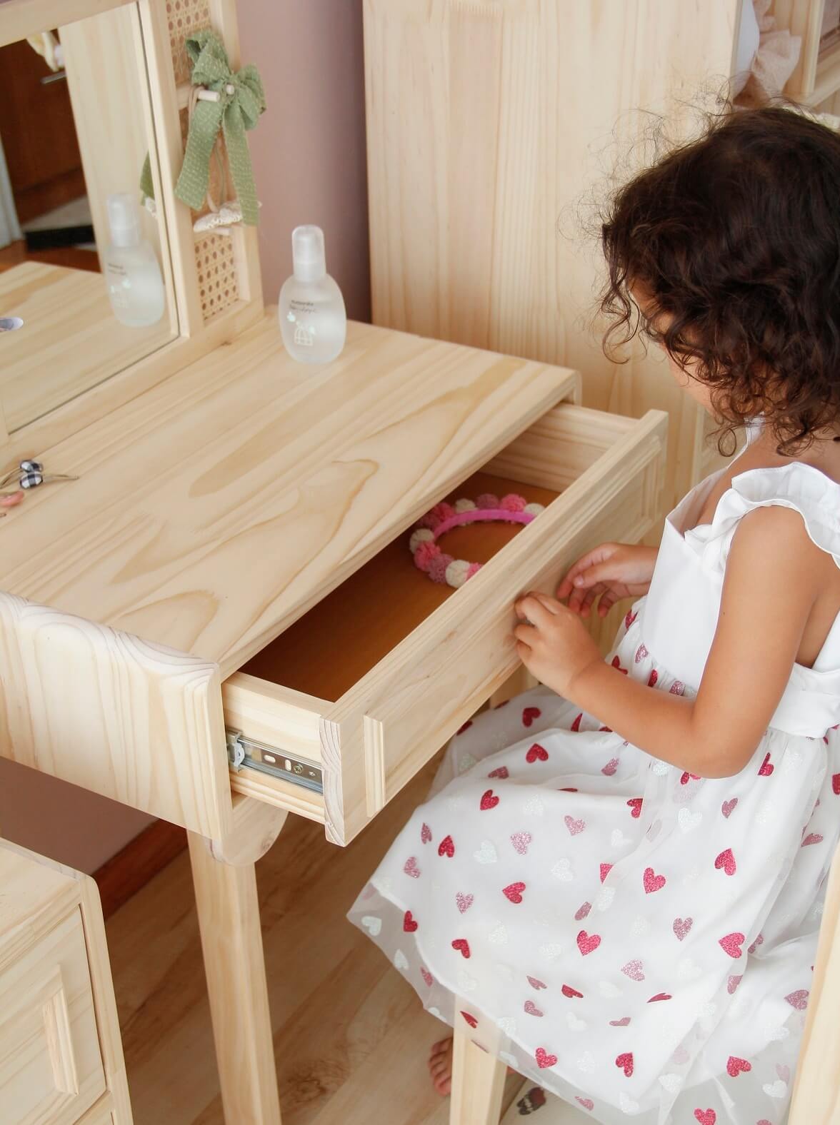 Tocador de madera, dormitorio, home, decoración, pino, habitación, moderno, minimalista, niñas, niños, muebles infantiles, decorar, funcional, vintage, elegante, baby, organizador de ropa, infantil.