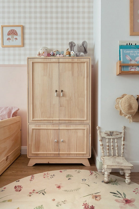 Mueble Miranda en madera pino barnizado.