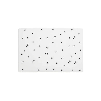 Alfombra de Juego - Playmat Blanca con Triángulos Negros
