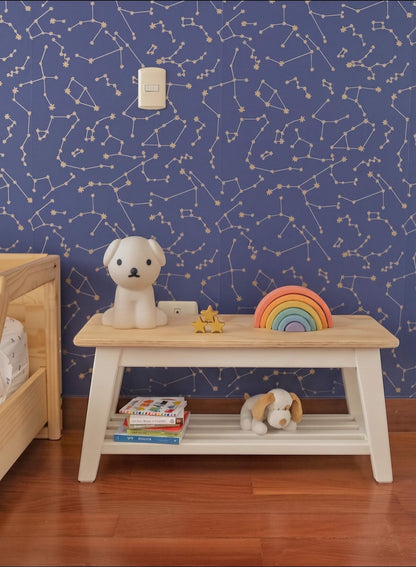 Banca de madera multifuncional para niños de Little Design. Perfecta como mesa auxiliar, organizador de cuentos o asiento para el cuarto de juegos infantil.