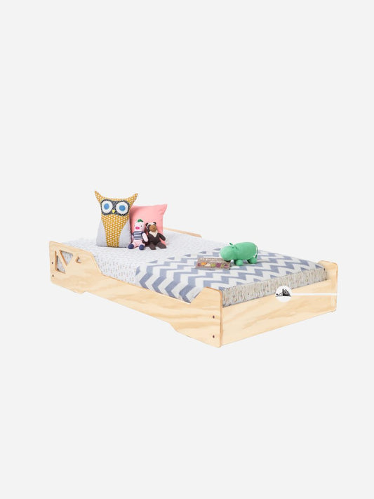 Moderna, minimalista, atemporal, Barnizada, Madera maciza, madera laminada de pino, lijada, suavizada y filos boleados, 1 - 1/5 plazas.