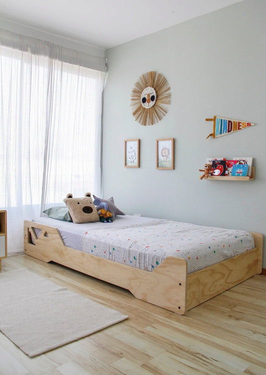 Moderna, minimalista, atemporal, Barnizada, Madera maciza, madera laminada de pino, lijada, suavizada y filos boleados, 1 - 1/5 plazas.