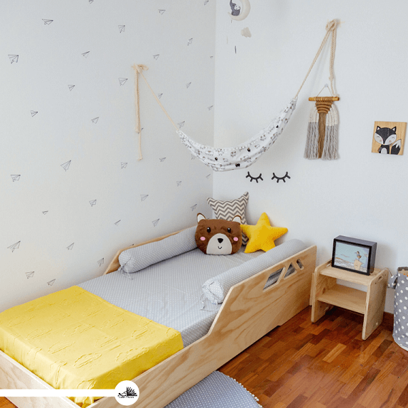 Camita lucca minimalista, hermosa y versátil,Barnizada, madera laminada de pino, lijada, suavizada y filos boleados,medidas de 1 plaza 1.5 plaza.