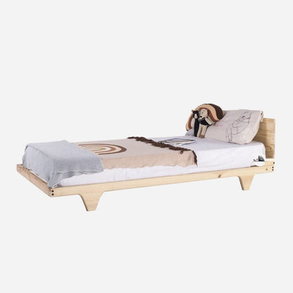 Esta cama para niños y niñas grandes,  Las encuentras en las medidas de 1 plaza 1.5 plaza. Acabados: Barnizada, Madera maciza y madera laminada de pino, lijada, suavizada y filos boleados.
