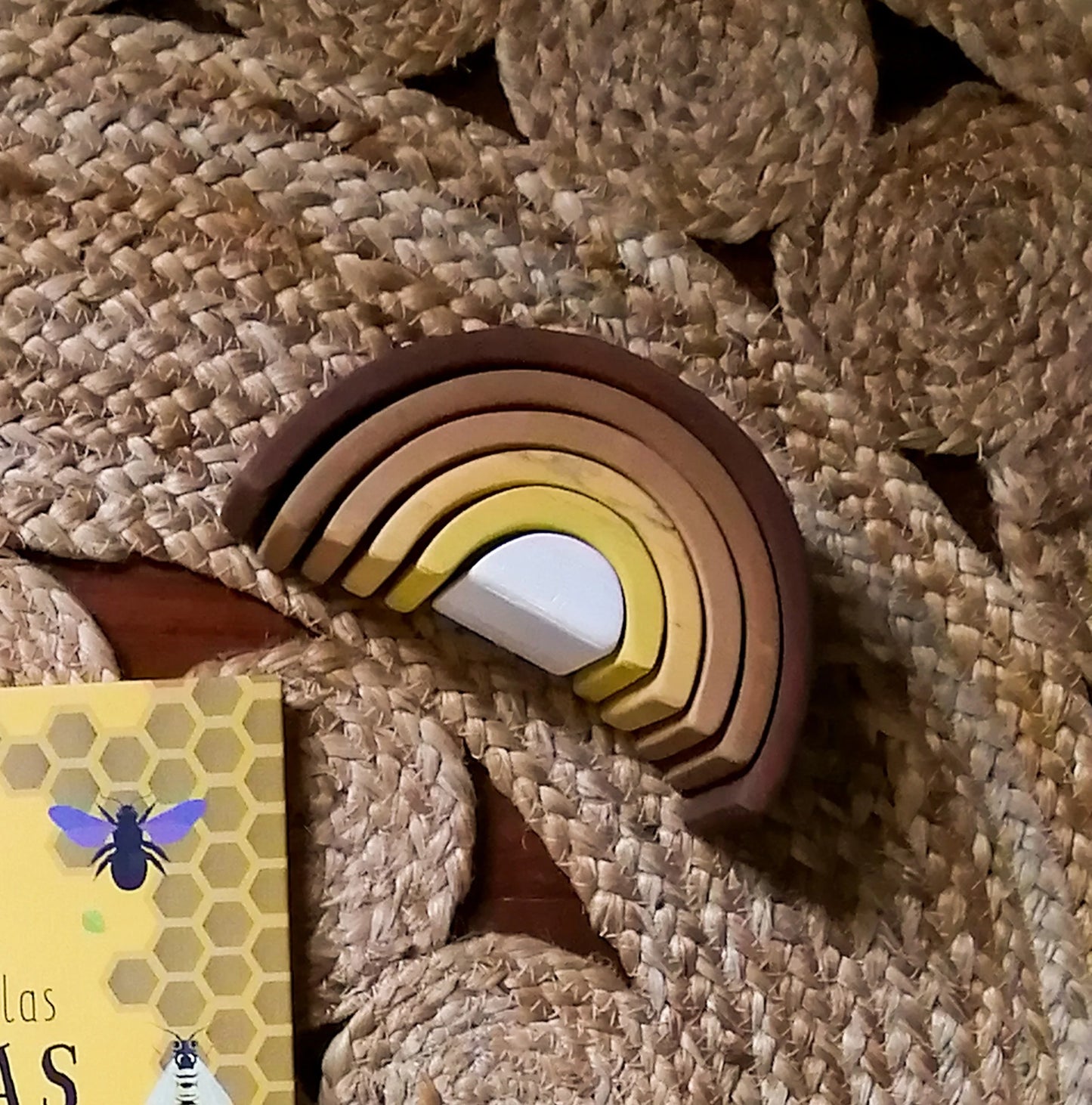 Arcoíris Mediano 23cm Abeja