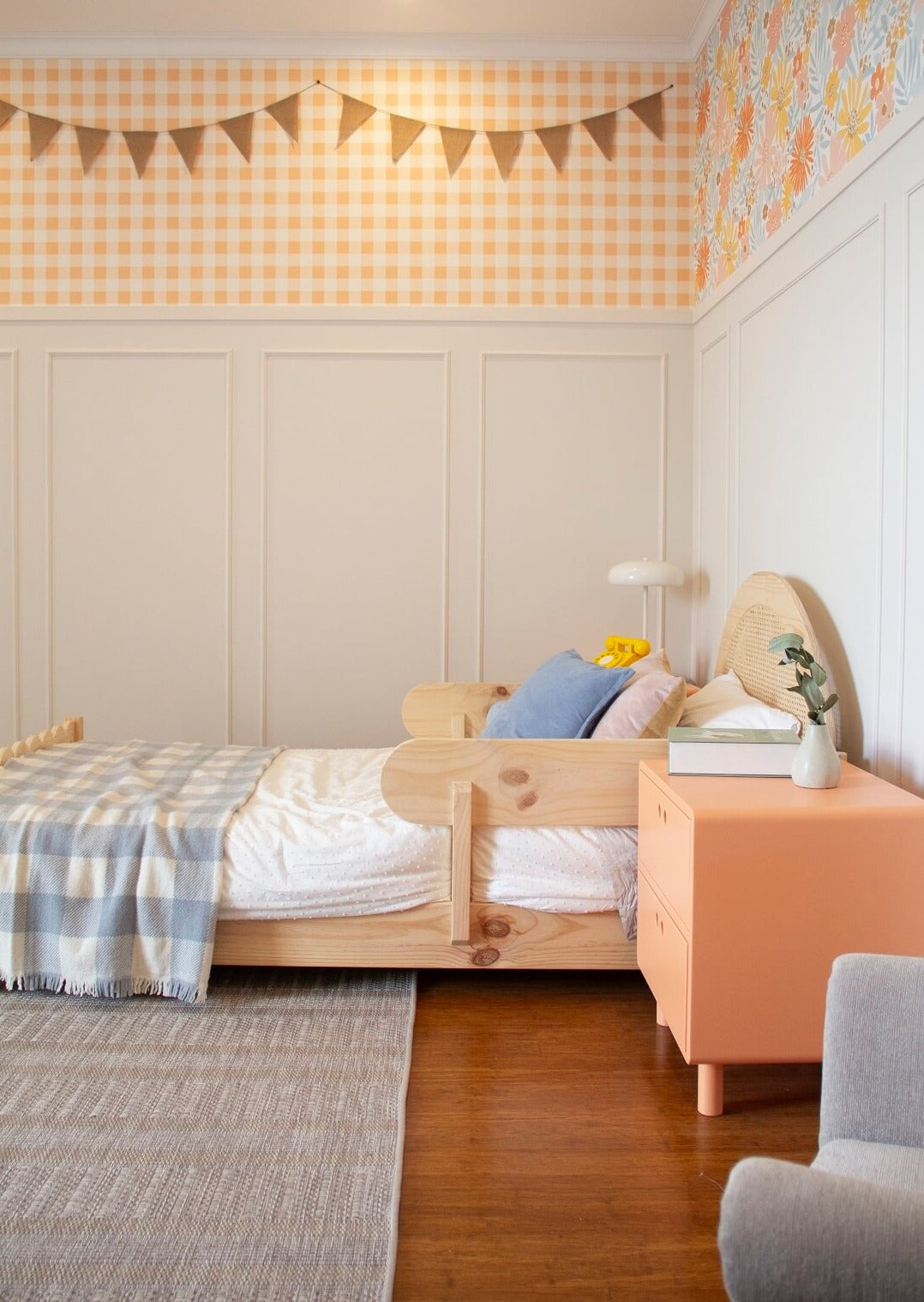 cama Bali, 1 plaza, 1.5 plazas, muebles infantiles, colección exclusiva, montessori,  sostenibilidad, niños, niñas, madera, evolutivas, ecológicas, ambiente, somos verde, minimalista, dormitorio; decoración, hogar, moderna, barnizadas, sencillez. ratán, delicadeza, ternura.