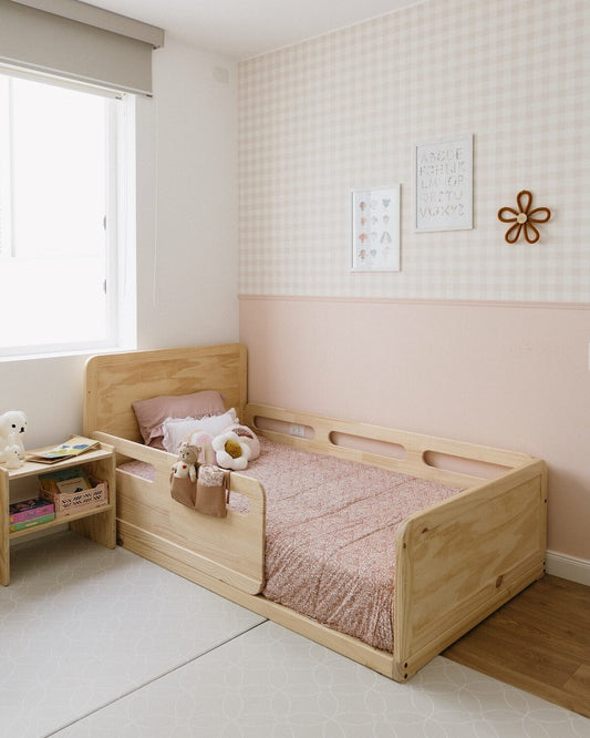 cama Mia, 1 plaza, 1.5 plazas, muebles infantiles, colección exclusiva, montessori,  sostenibilidad, niños, niñas, madera, evolutivas, ecológicas, ambiente, somos verde, minimalista, dormitorio; decoración, hogar, moderna, barnizadas, sencillez. seguridad, delicadeza, ternura.