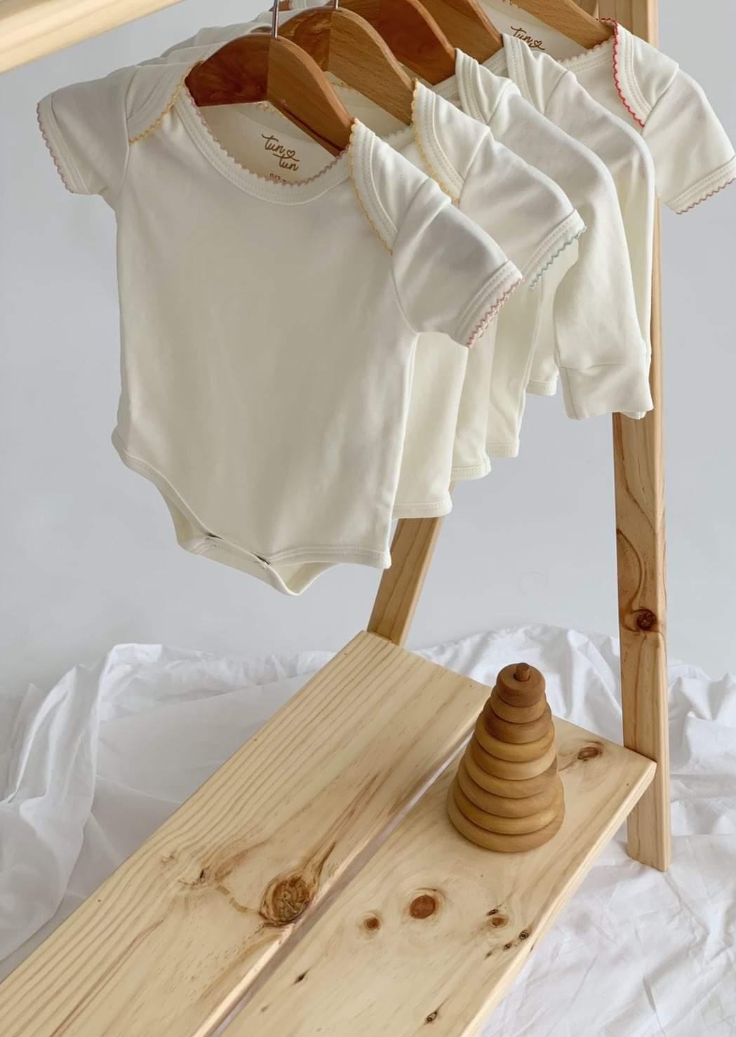 Perchero de madera, dormitorio, home, decoración, pino, habitación, moderno, minimalista, niñas, niños, muebles infantiles, decorar, funcional, vintage, elegante, baby, organizador de ropa, infantil.