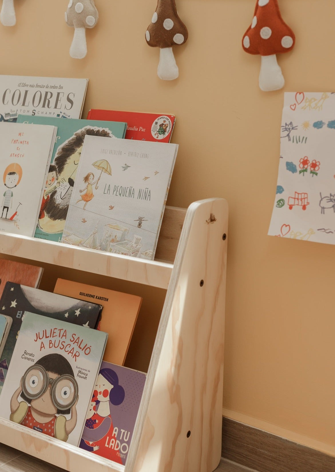 Librero, capacidad 20 libros, montessori, evolutivo, dormitorio, home, decoración, habitación, moderno, minimalista, niñas, niños, muebles infantiles, decorar, funcional, vintage, elegante, baby, infantil, librero organizador, multiuso, zona para leer, estudiar, madera, 2 niveles, madera.
