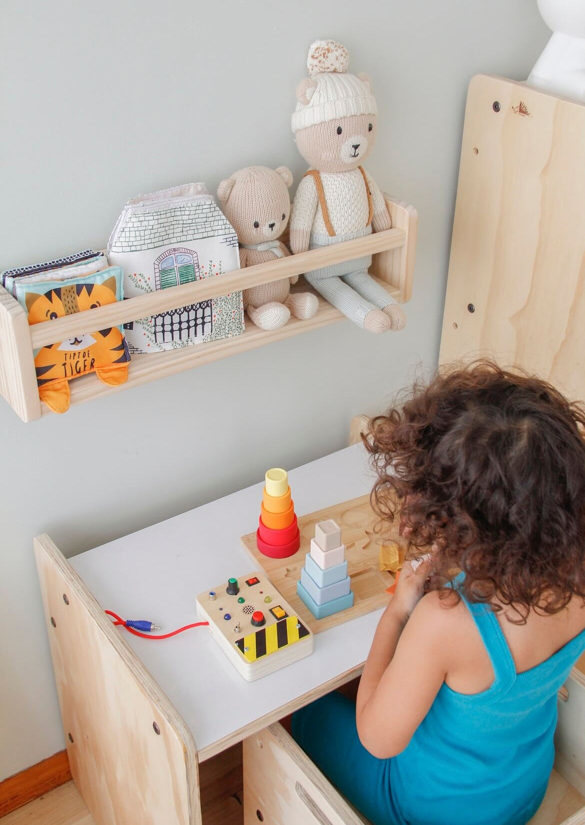 Mesa Start, dormitorio, home, decoración, habitación, moderno, minimalista, niñas, niños, muebles infantiles, decorar, funcional, vintage, elegante, baby, infantil, organizador, mesa trabajo, dibujos, multiuso, mesa de noche.