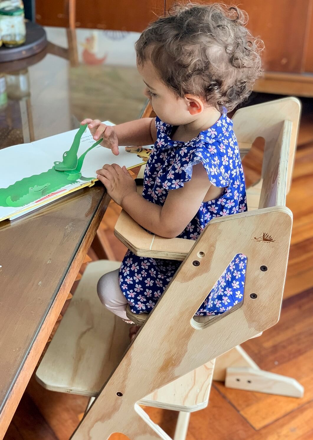Silla Kay, Sillas evolutiva, dormitorio, home, decoración, habitación, moderno, minimalista, niñas, niños, muebles infantiles, decorar, funcional, vintage, elegante, baby, infantil, organizador, escalera, silla apoyo, multiuso, silla para leer, estudiar, 4 niveles, madera.