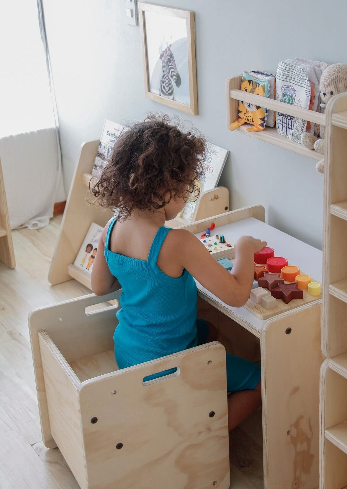 Silla Star, montessori, evolutiva, dormitorio, home, decoración, habitación, moderno, minimalista, niñas, niños, muebles infantiles, decorar, funcional, vintage, elegante, baby, infantil, silla apoyo, multiuso, silla para leer, estudiar, madera, 2 niveles.