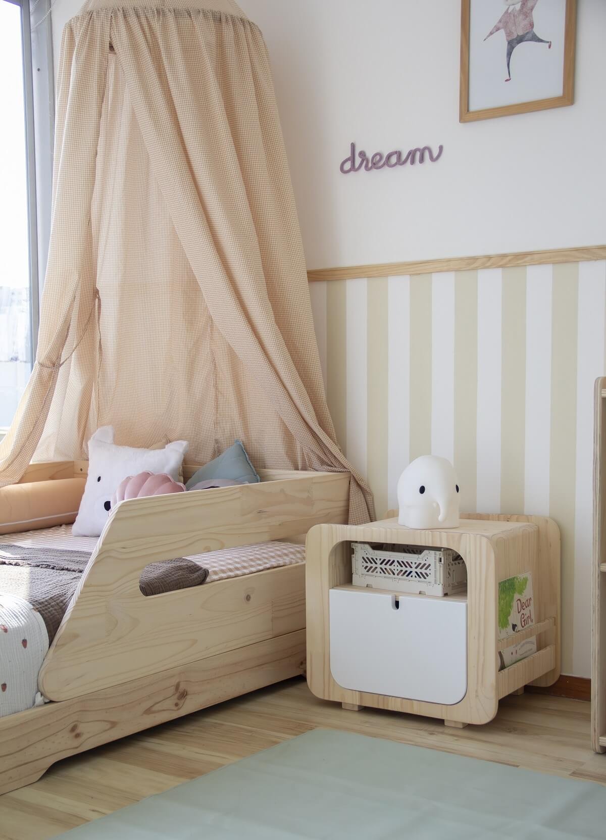 velador, mesa de noche, madera, dormitorio, home, decoración, habitación, moderno, minimalista, niñas, niños, muebles infantiles, decorar, funcional, vintage, velador con cajón, elegante, baby, cómoda. 
