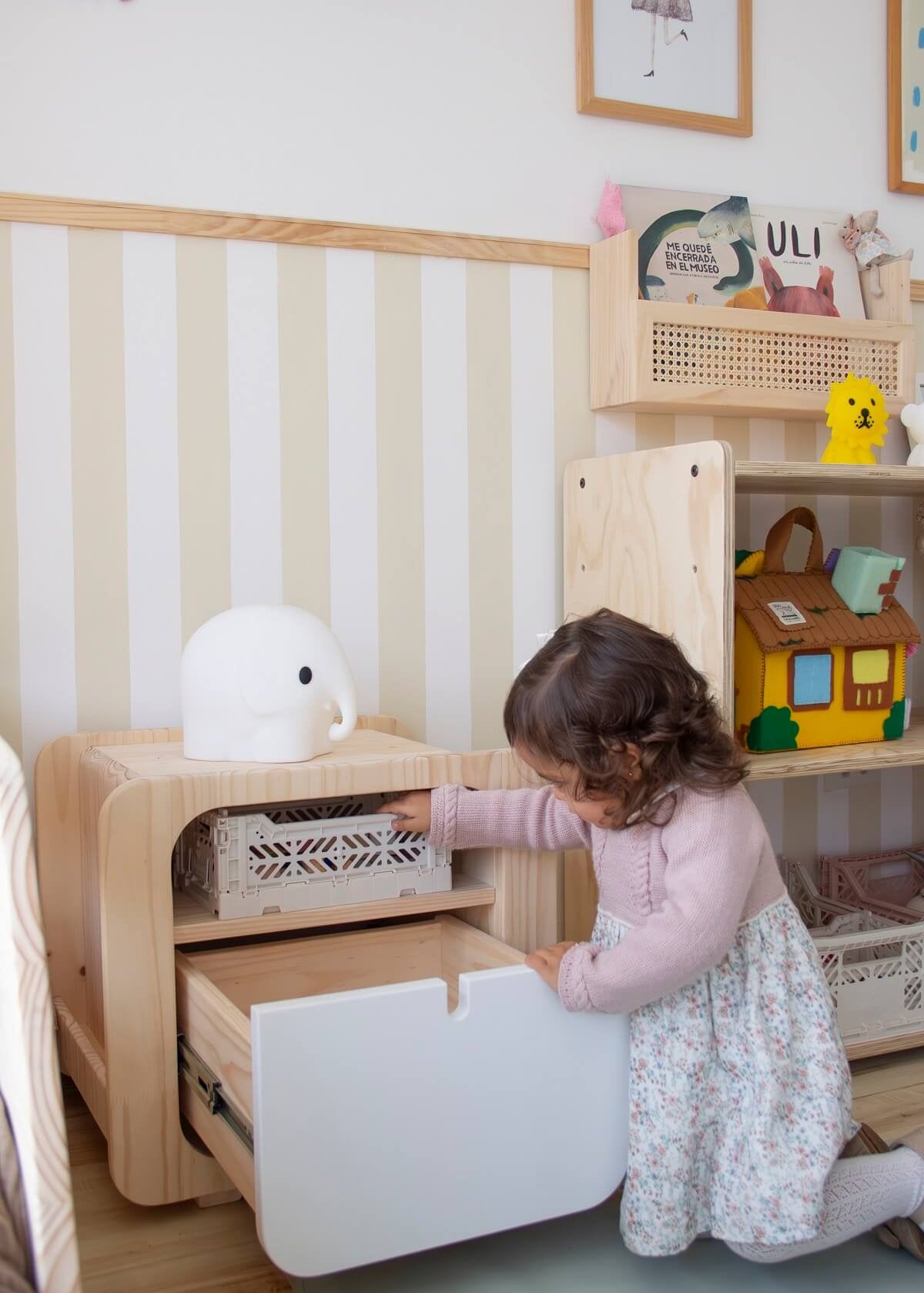 velador, mesa de noche, madera, dormitorio, home, decoración, habitación, moderno, minimalista, niñas, niños, muebles infantiles, decorar, funcional, vintage, velador con cajón, elegante, baby, cómoda. 