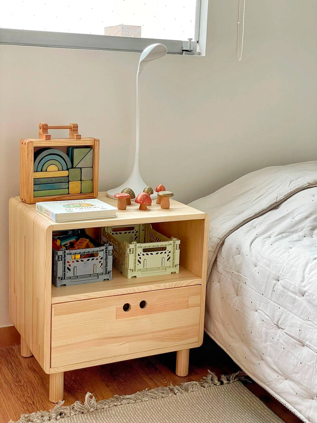 velador, mesa de noche, madera, dormitorio, home, decoración, habitación, moderno, minimalista, niñas, niños, muebles infantiles, decorar, funcional, vintage, velador con cajón, elegante, baby, cómoda.  