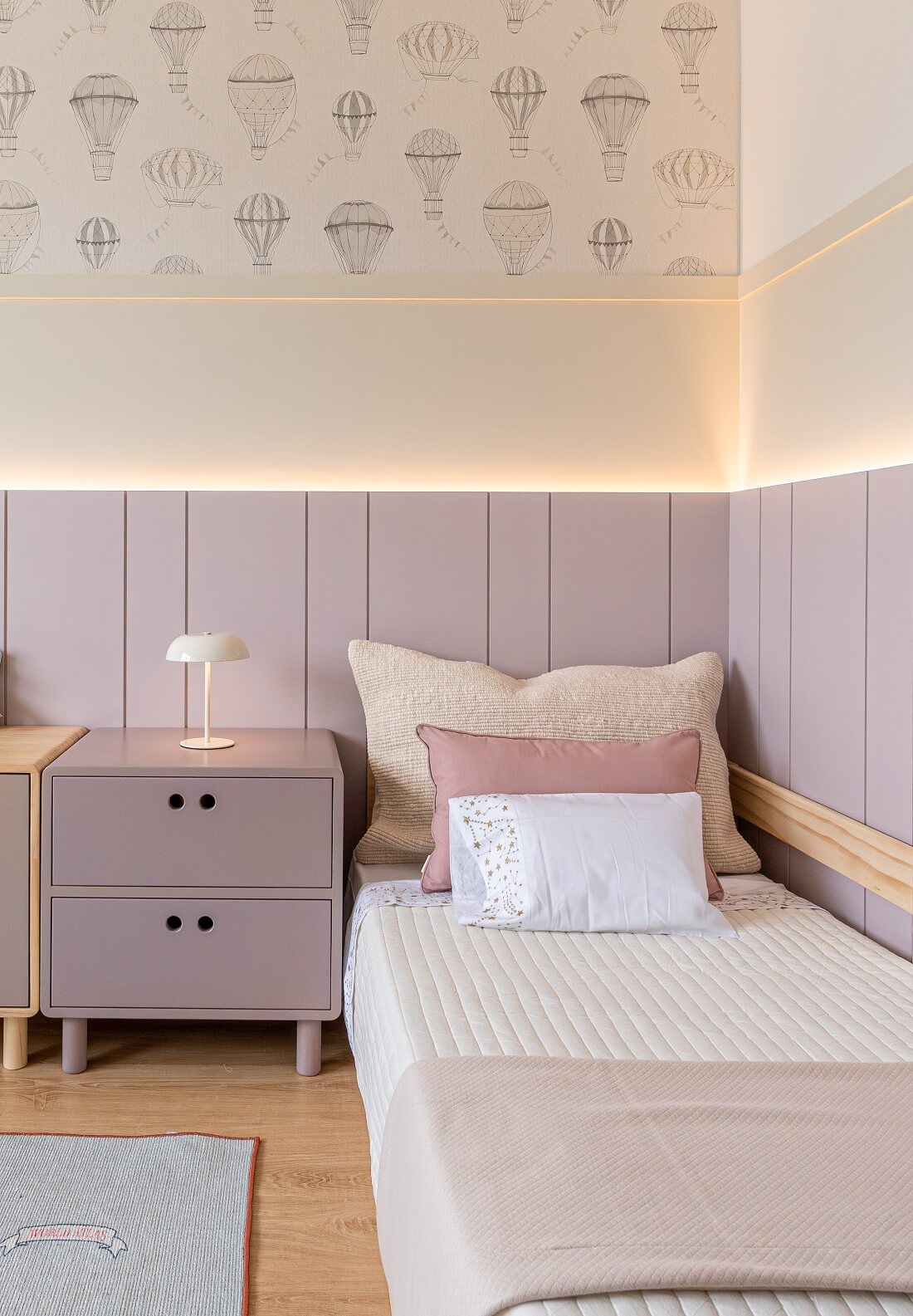 velador, mesa de noche, madera, dormitorio, home, decoración, habitación, moderno, minimalista, niñas, niños, muebles infantiles, decorar, funcional, vintage, velador con cajón, elegante, baby, cómoda.  