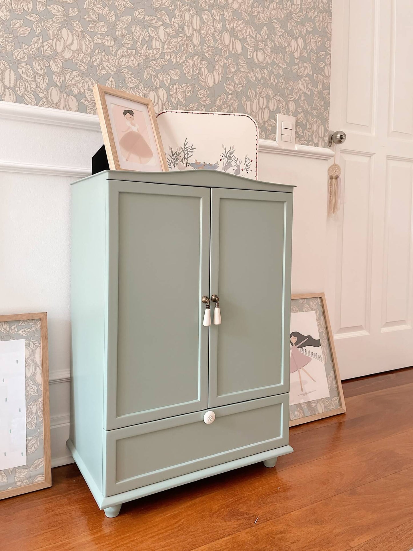 Estante, madera, kiana, dormitorio, home, decoración, habitación, moderno, minimalista, niñas, niños, muebles infantiles, decorar, funcional, vintage, elegante, baby, organizador de juguetero, infantil,cajones.