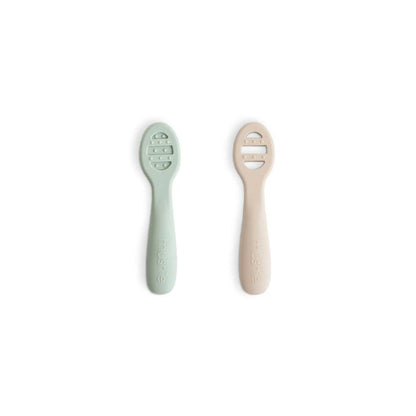 Mushie Primeras Cucharitas para Bebes - Cambridge Blue-Shifting Sand