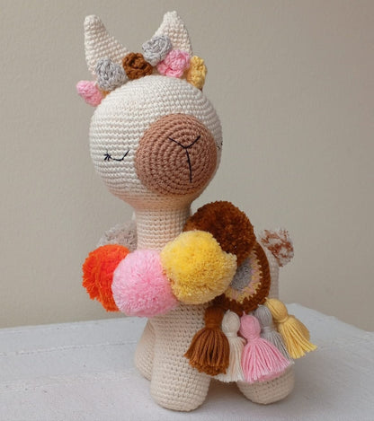 Llama Amigurumi Colores Tierra